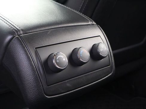 Used 2016 GMC Acadia SLE image 43