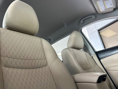 Used 2019 Nissan Rogue SV image 14