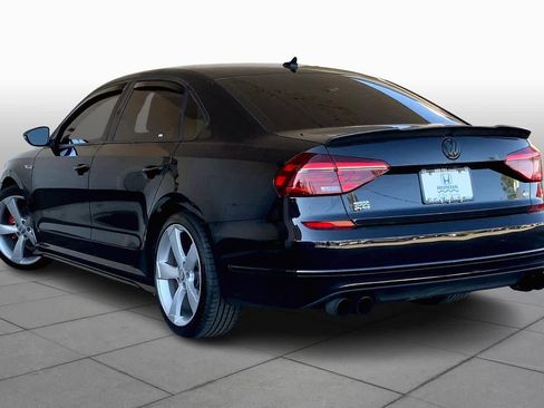 Used 2018 Volkswagen Passat GT image 12