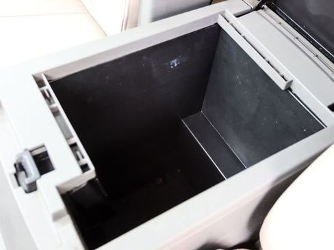 Used 2016 Nissan NV 3500 SL image 44