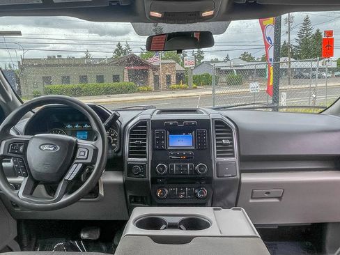 Used 2018 Ford F150 XLT AWD/4WD image 3