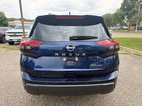 Used 2024 Nissan Rogue SV AWD/4WD image 6