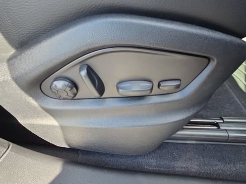 Used 2024 Porsche Cayenne AWD/4WD image 17