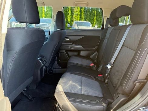 Used 2020 Mitsubishi Outlander ES AWD/4WD image 16