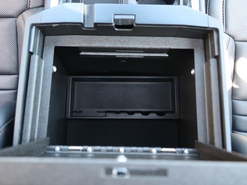 Used 2024 Ford F450 Platinum w/ FX4 Off-Road Package image 37