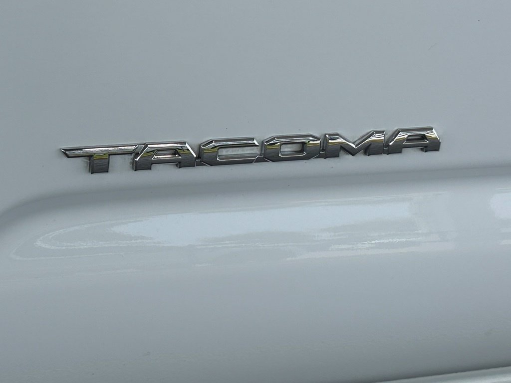 Used 2021 Toyota Tacoma SR5 RWD image 17