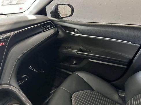 Used 2023 Toyota Camry SE image 23