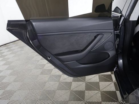 Used 2022 Tesla Model 3 Long Range AWD/4WD image 27