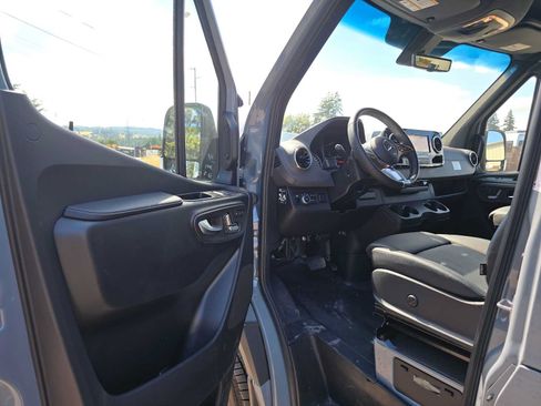 Used 2026 Mercedes-Benz Sprinter 2500 image 20