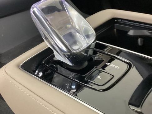 New 2026 Volvo XC90 B5 Core image 28