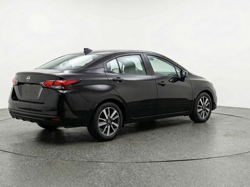 Used 2025 Nissan Versa SV image 9