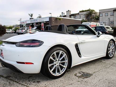 Used 2019 Porsche 718 Boxster RWD image 6