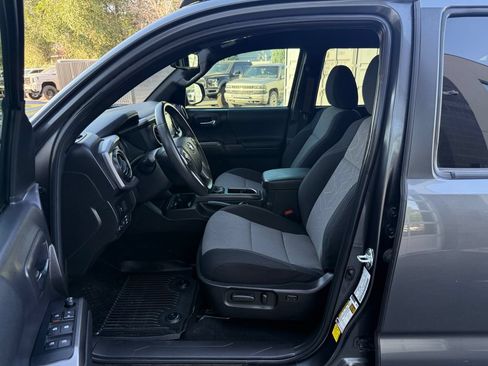 Used 2022 Toyota Tacoma TRD Sport w/ Technology Package AWD/4WD image 20