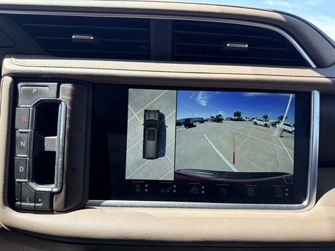 Used 2024 GMC Yukon XL Denali w/ Advanced Technology Package AWD/4WD image 11