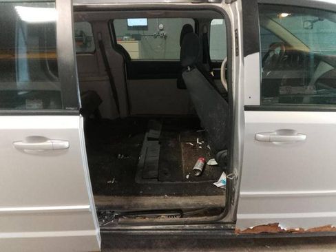 Used 2010 Dodge Grand Caravan SE FWD image 29