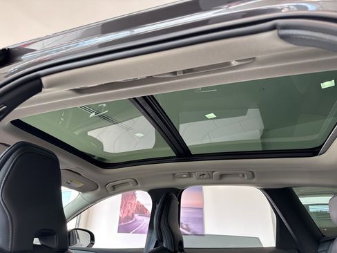 Used 2024 Volvo XC60 B5 Ultimate w/ Protection Package Premier image 40