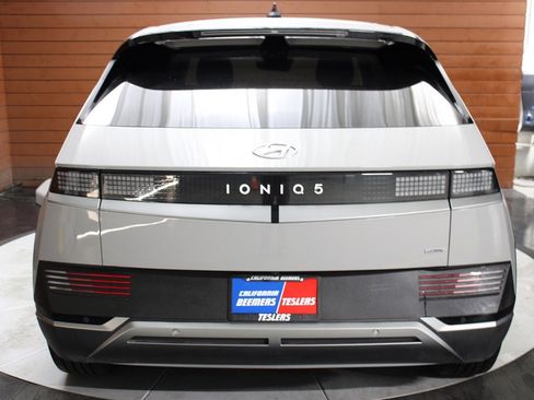 Used 2024 Hyundai Ioniq 5 SEL image 2