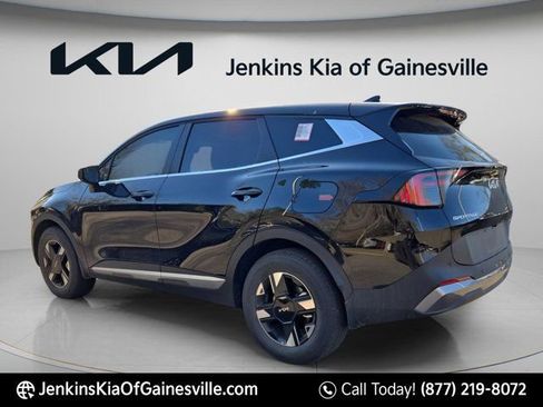 New 2026 Kia Sportage LX FWD image 8