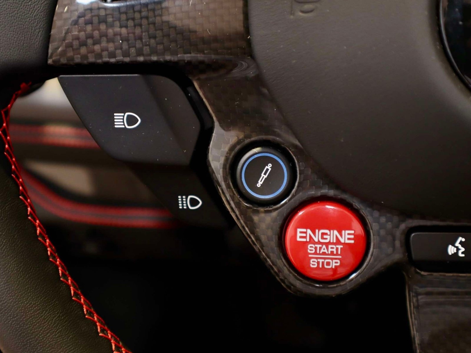 Certified 2021 Ferrari F8 Tributo RWD image 28