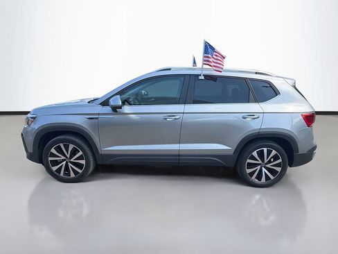 Used 2023 Volkswagen Taos SE w/ Panoramic Sunroof Package AWD/4WD image 4