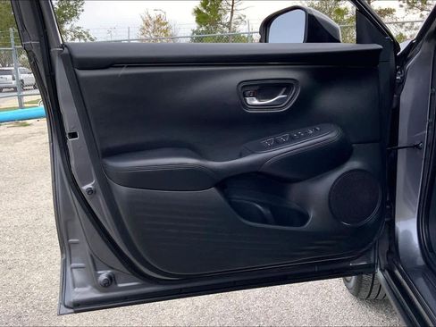 Used 2025 Honda HR-V LX image 23