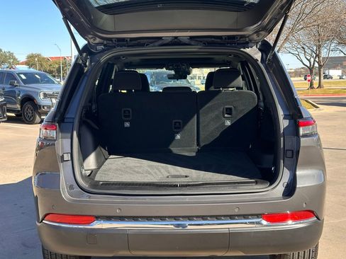 Used 2025 Jeep Grand Cherokee Laredo X image 16