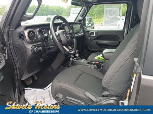 Used 2019 Jeep Wrangler Sport AWD/4WD image 13