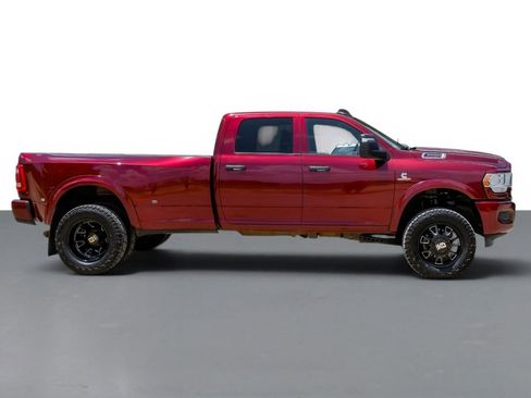 Used 2024 RAM 3500 Tradesman w/ Chrome Appearance Group AWD/4WD image 6