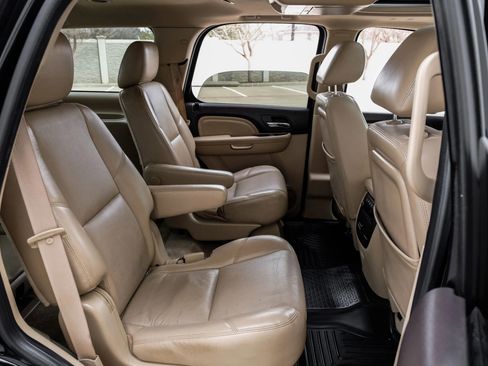 Used 2011 GMC Yukon Denali image 40