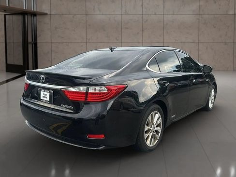 Used 2013 Lexus ES 300h w/ Luxury Pkg FWD image 13
