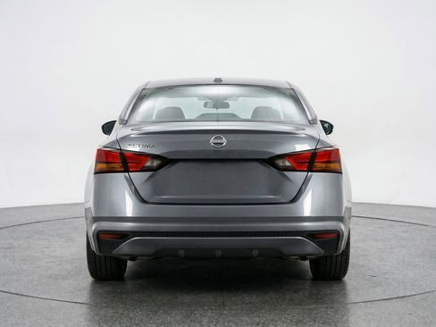 Used 2025 Nissan Altima 2.5 SV FWD image 7