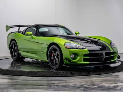 Used 2010 Dodge Viper ACR RWD image 28