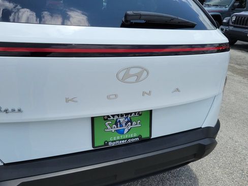 Used 2025 Hyundai Kona SEL FWD image 5