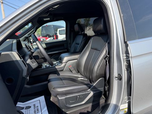 Used 2021 Ford Expedition XLT AWD/4WD image 14