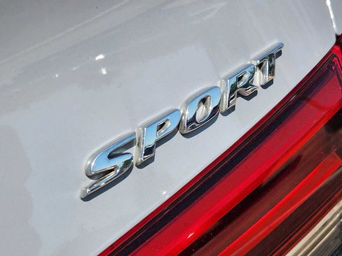 Used 2023 Honda Civic Sport image 11
