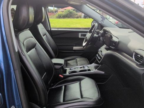 Used 2021 Ford Explorer XLT w/ Equipment Group 202A AWD/4WD image 29