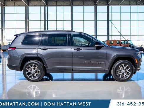 Used 2024 Jeep Grand Cherokee L Limited w/ Luxury Tech Group II image 33