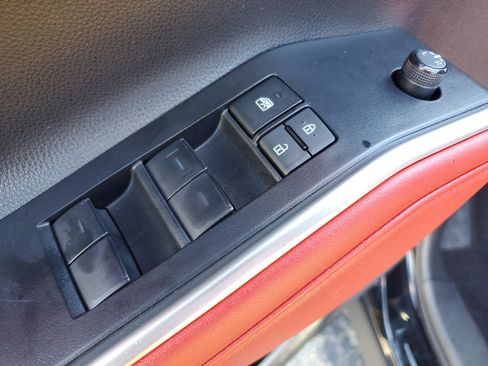 Used 2023 Toyota Highlander XSE image 19