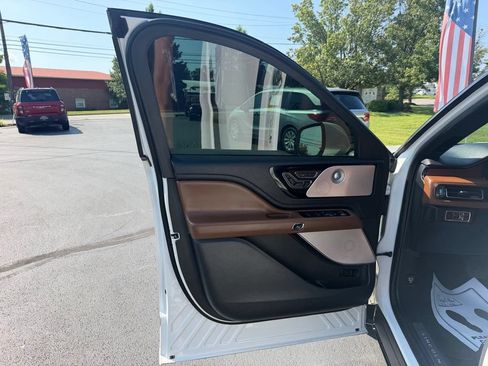 Used 2021 Lincoln Aviator Reserve w/ Equipment Group 208A AWD/4WD image 9