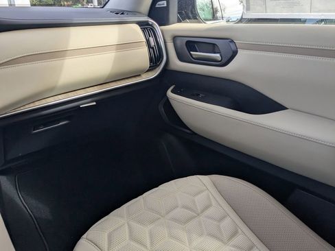 New 2026 Nissan Armada Platinum image 17