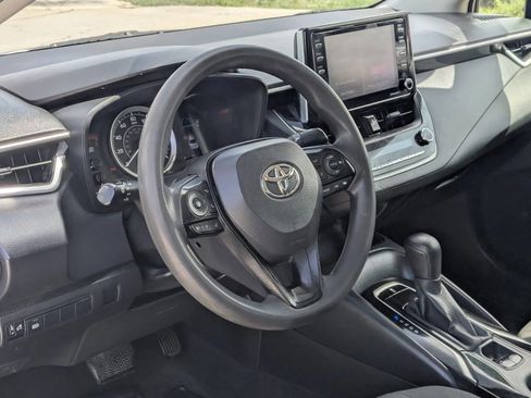 Used 2021 Toyota Corolla LE FWD image 12