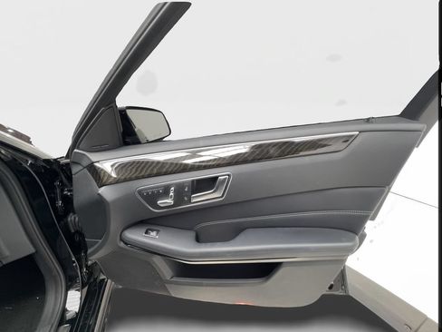 Used 2016 Mercedes-Benz E 350 Sedan image 30