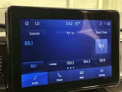 Used 2024 Ford Explorer XLT w/ Equipment Group 202A AWD/4WD image 11