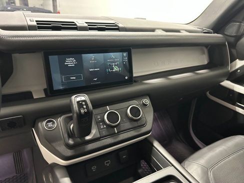Used 2020 Land Rover Defender 110 HSE AWD/4WD image 38
