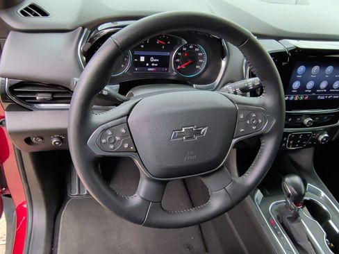 Used 2022 Chevrolet Traverse RS image 16