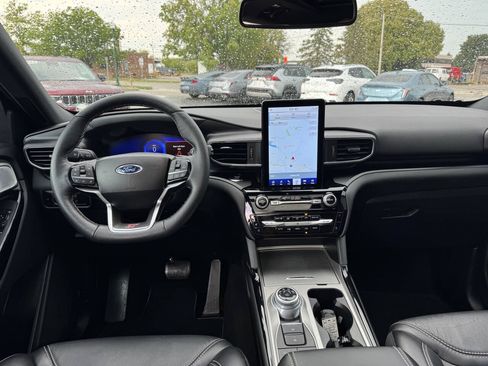 Used 2023 Ford Explorer ST w/ Technology Package AWD/4WD image 12