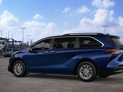 New 2026 Toyota Sienna XLE AWD/4WD image 5