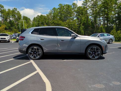 Used 2025 BMW X3 xDrive30i w/ Premium Package image 11