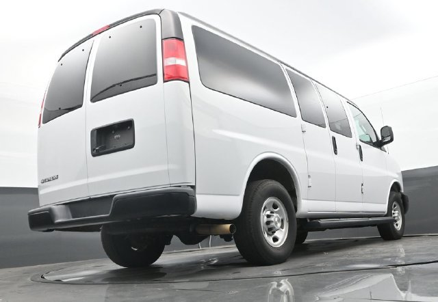 Used 2022 Chevrolet Express 2500 LS w/ Driver Convenience Package RWD image 11