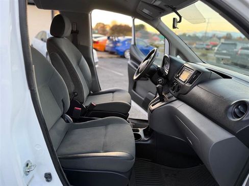 Used 2015 Nissan NV200 SV w/ Technology Package image 10
